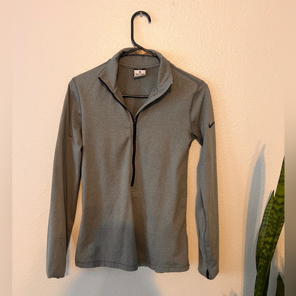 Nike dry fit quarter zip size m
